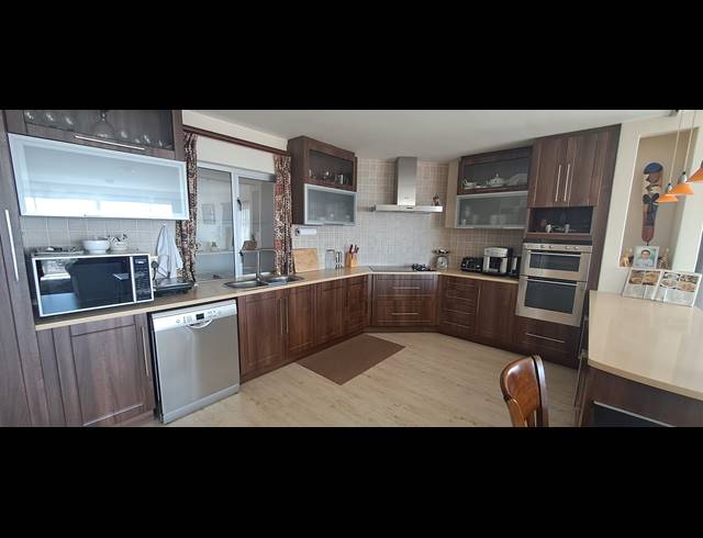 4 BEDROOM HOUSE FOR SALE IN SALDANHA HEIGHTS